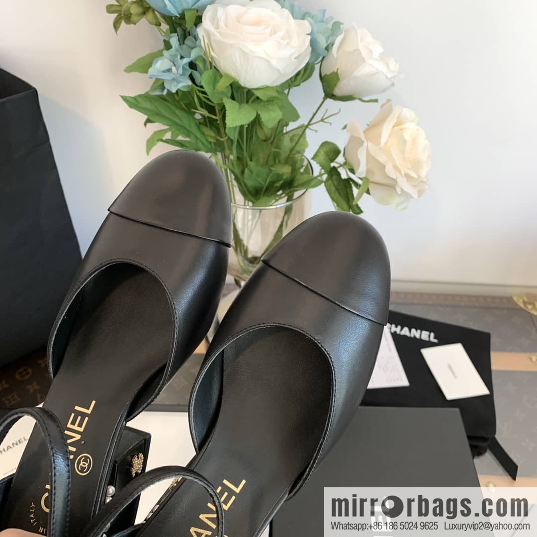 Chanel Xiaoxiang Color matching hollow Mary Jane shoes