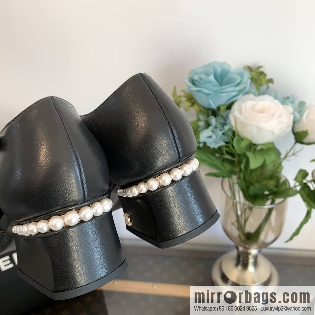 Chanel Xiaoxiang Color matching hollow Mary Jane shoes
