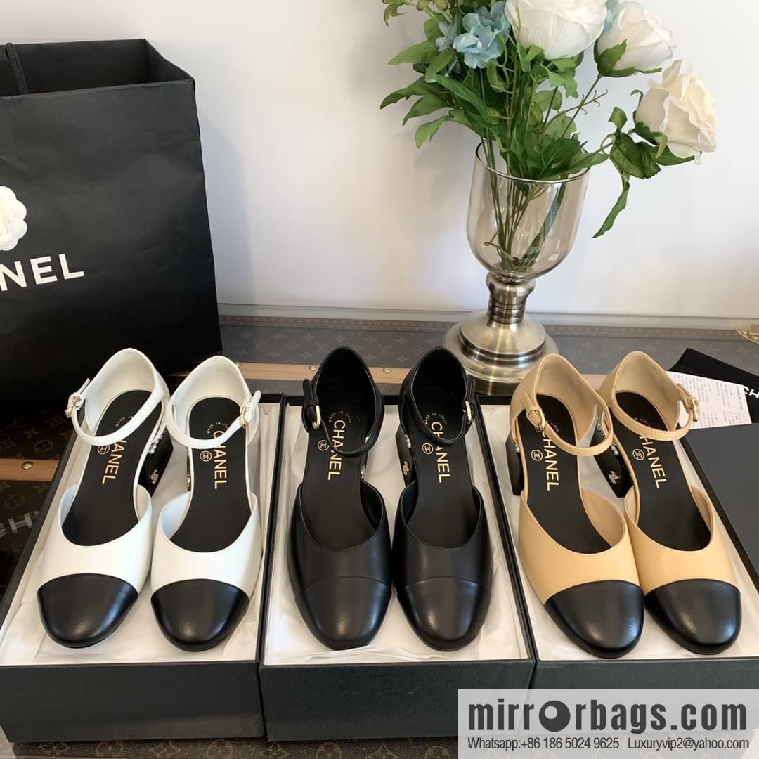 Chanel Xiaoxiang Color matching hollow Mary Jane shoes