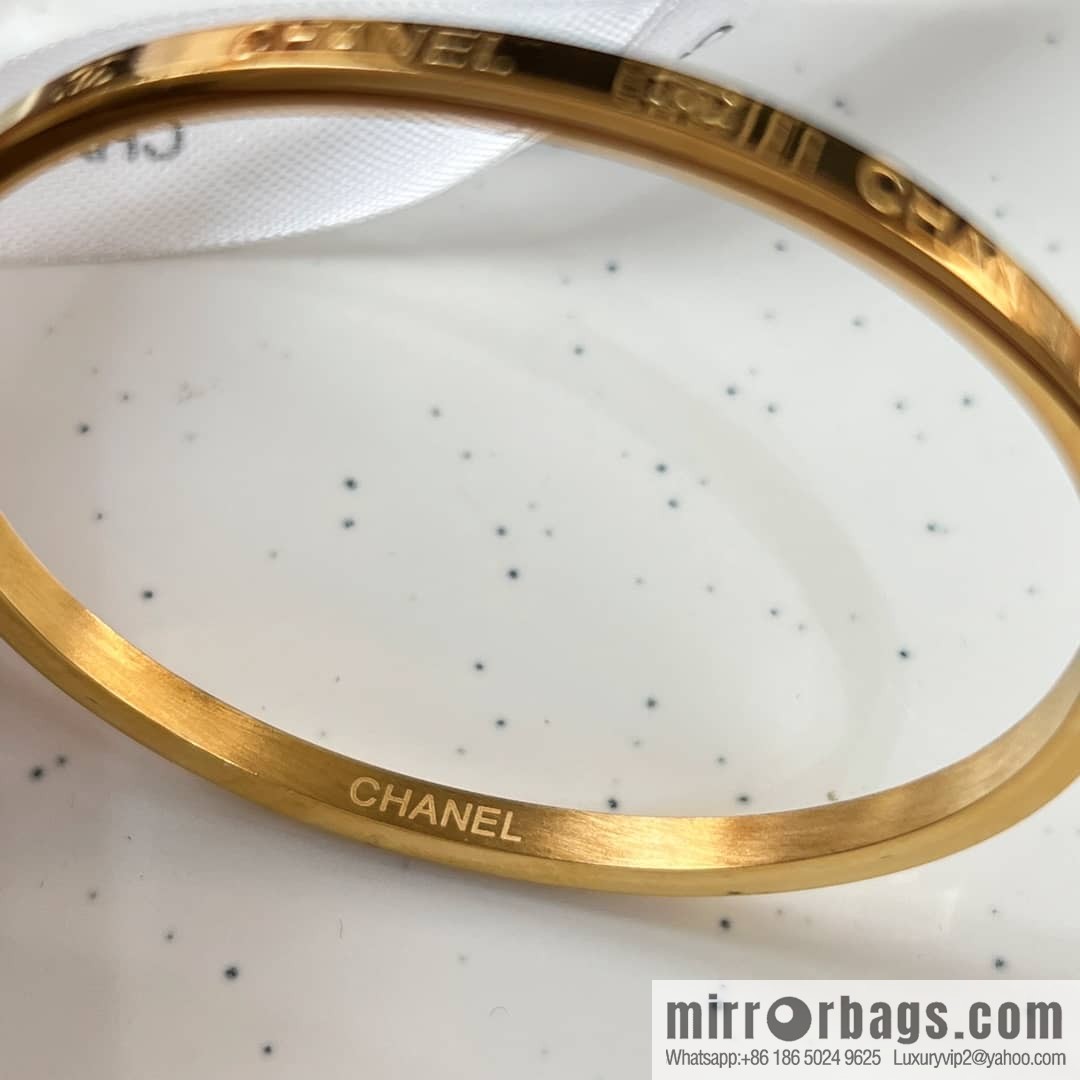 New ☑️ Chanel double c letter gold bracelet bracelet