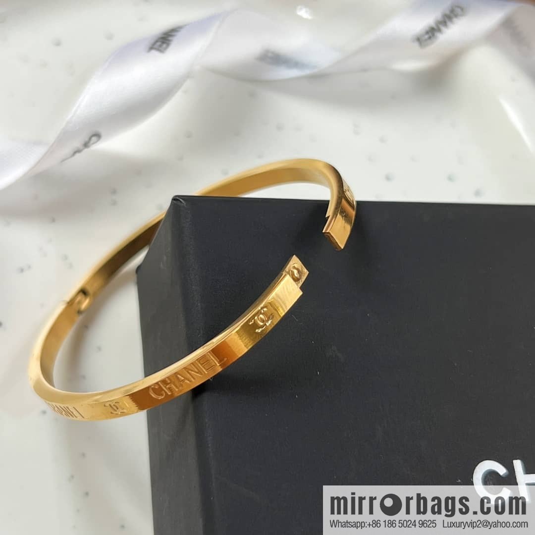 New ☑️ Chanel double c letter gold bracelet bracelet