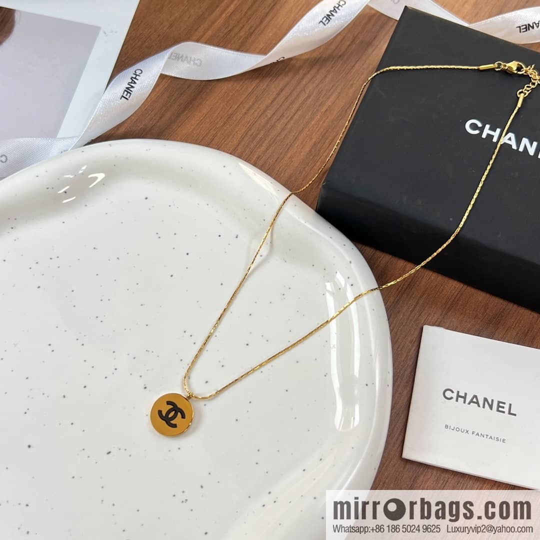 New ☑️ CHANEL Chanel double c round gold necklace