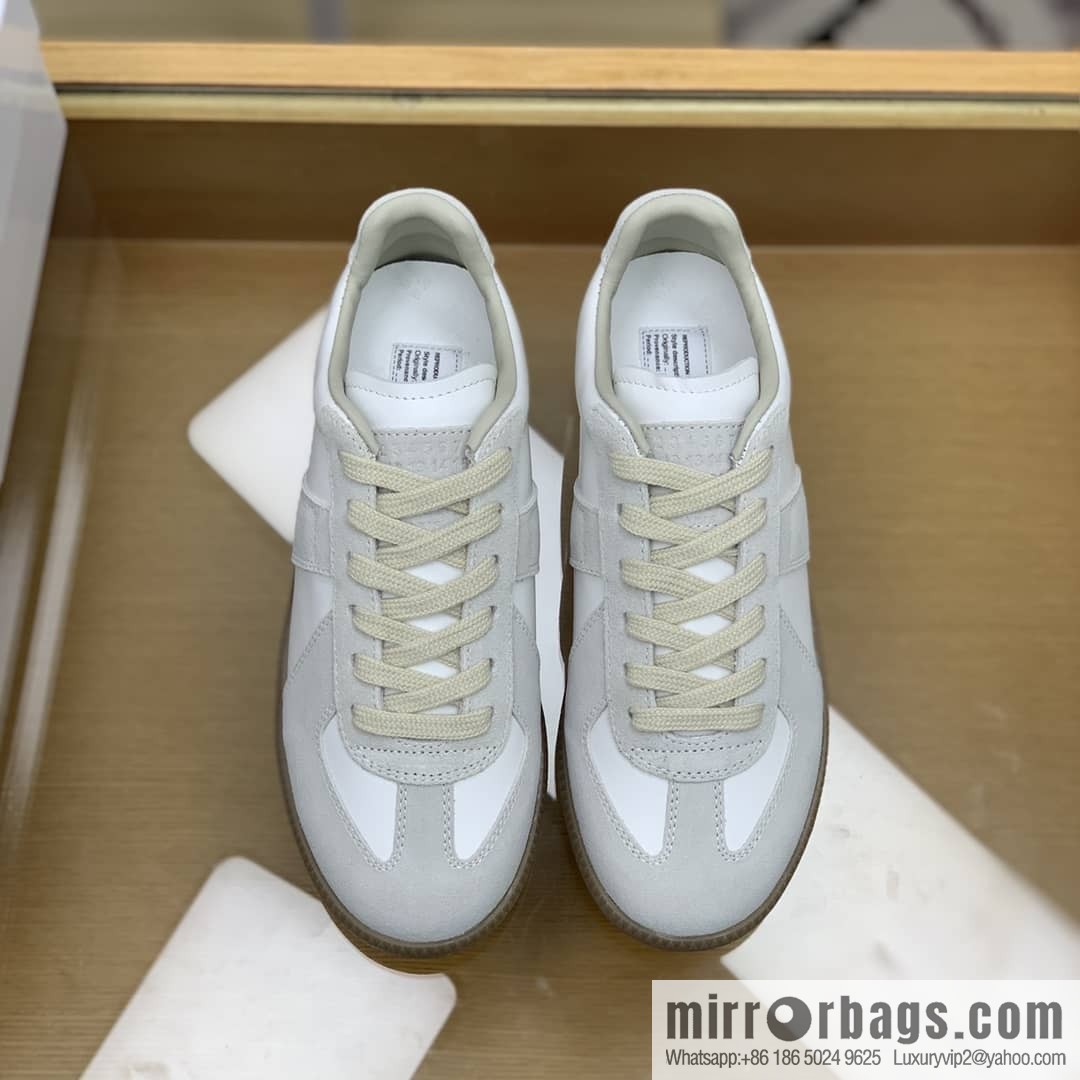 𝐌𝐚𝐢𝐬𝐨𝐧𝐌𝐚𝐫𝐠𝐢𝐞𝐥𝐚 in white leather (fabric) and grey nubuck Unisex shoes