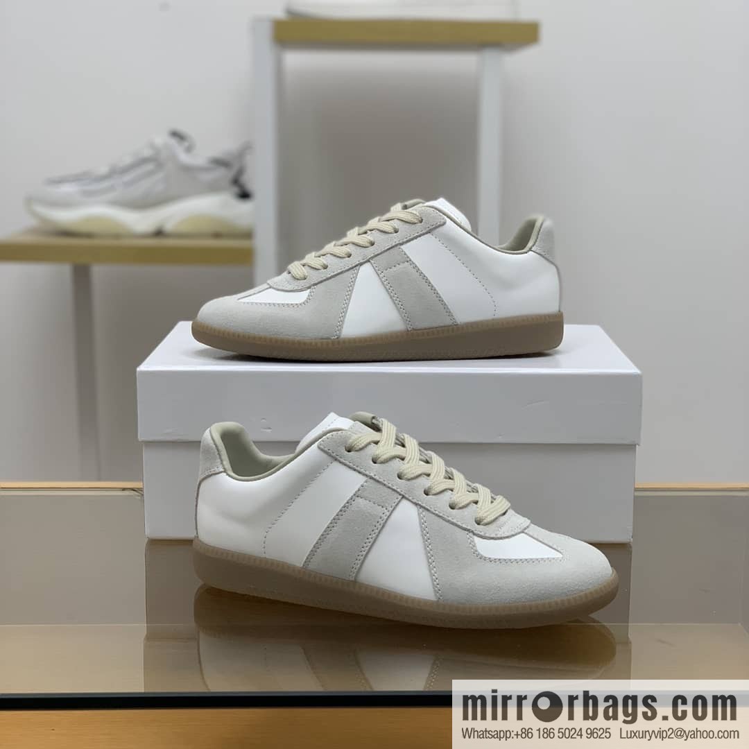 𝐌𝐚𝐢𝐬𝐨𝐧𝐌𝐚𝐫𝐠𝐢𝐞𝐥𝐚 in white leather (fabric) and grey nubuck Unisex shoes