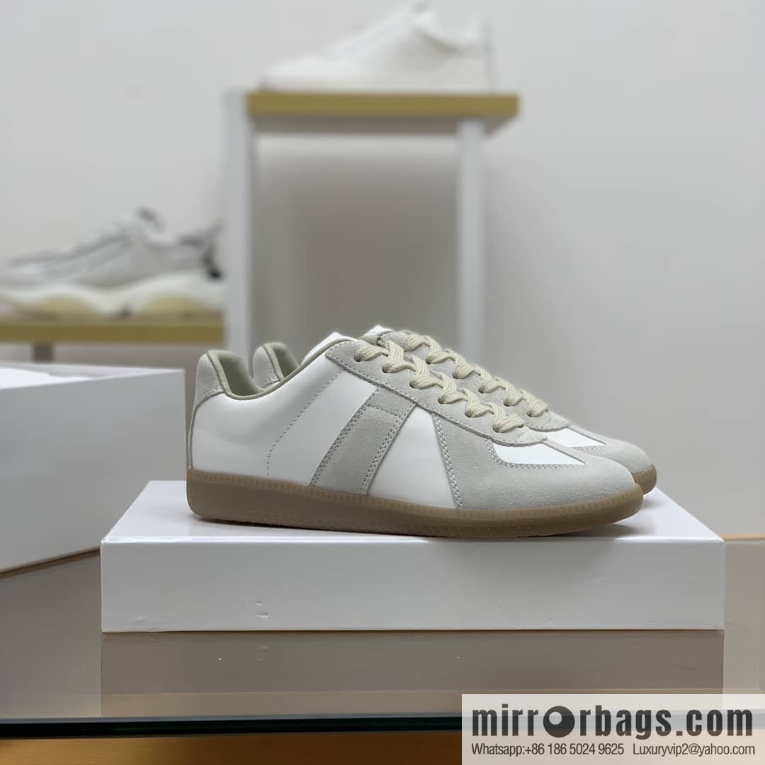 𝐌𝐚𝐢𝐬𝐨𝐧𝐌𝐚𝐫𝐠𝐢𝐞𝐥𝐚 in white leather (fabric) and grey nubuck Unisex shoes