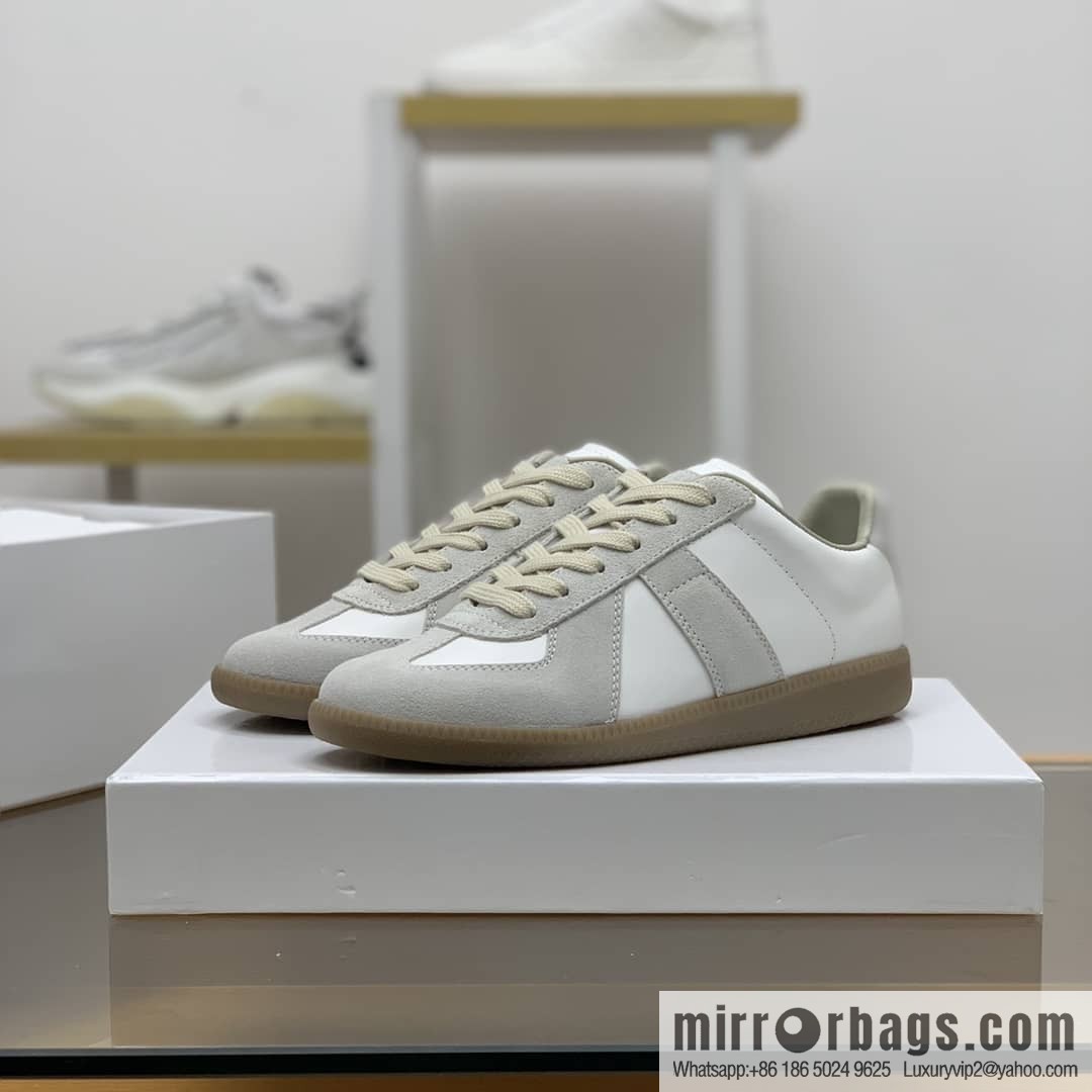 𝐌𝐚𝐢𝐬𝐨𝐧𝐌𝐚𝐫𝐠𝐢𝐞𝐥𝐚 in white leather (fabric) and grey nubuck Unisex shoes