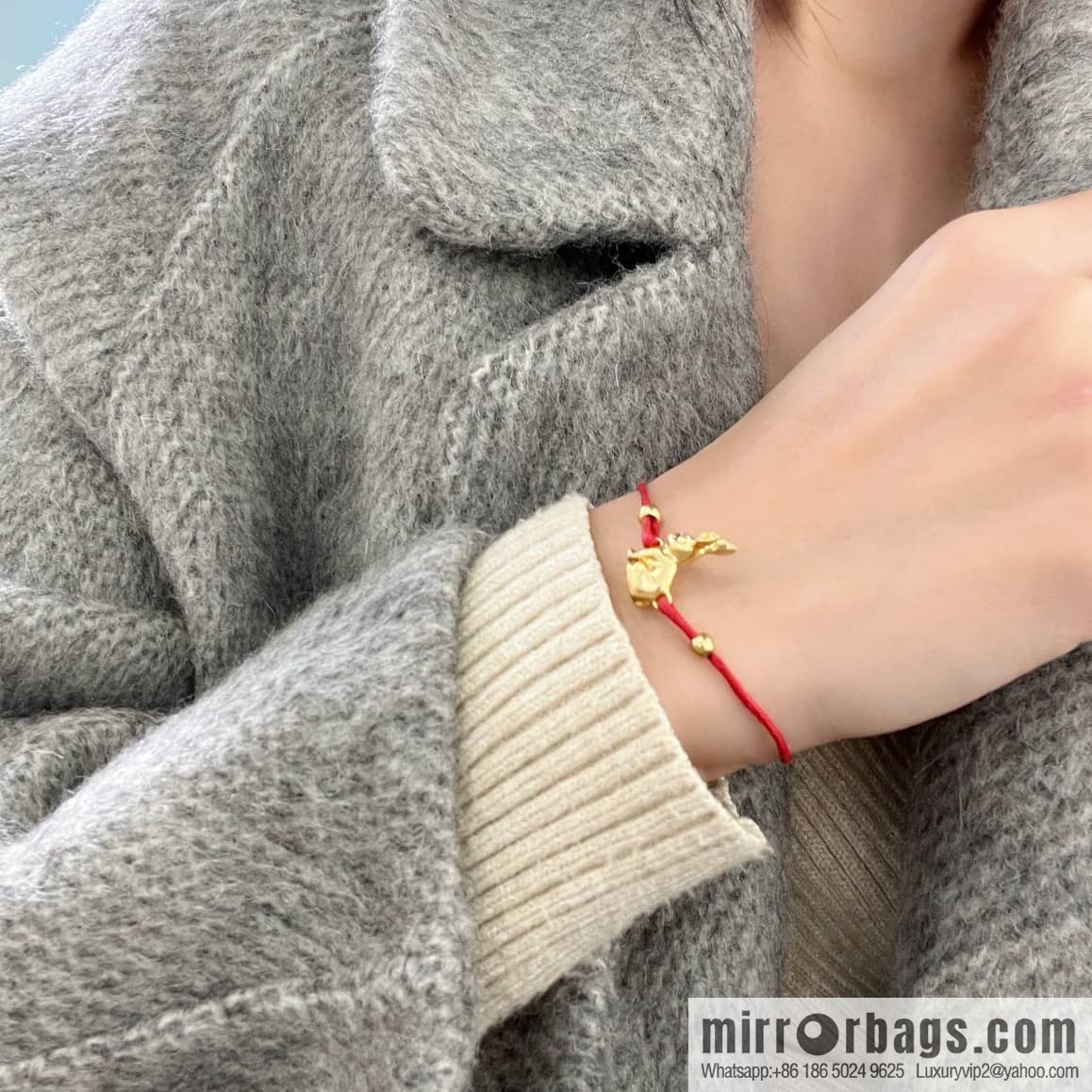 DIOR Dior rabbit 🐰 red rope bracelet hand rope