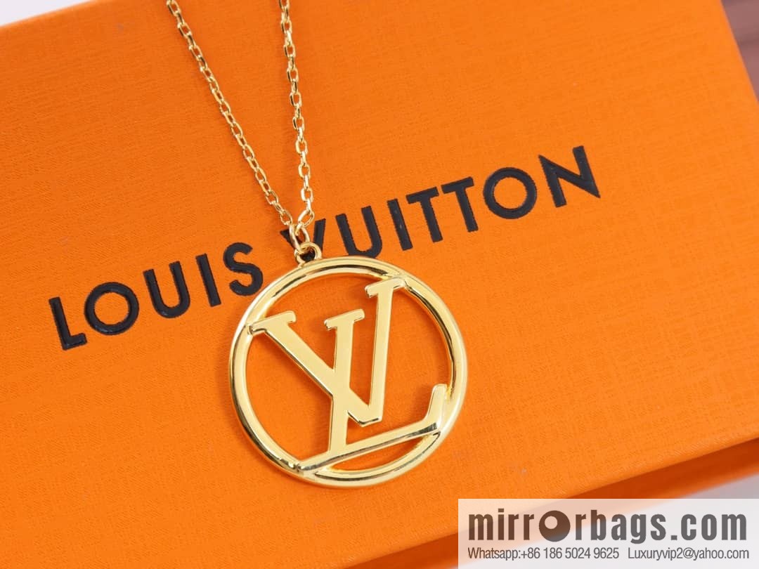 Louis Vuitton Louis Vuitton LV letter round necklace