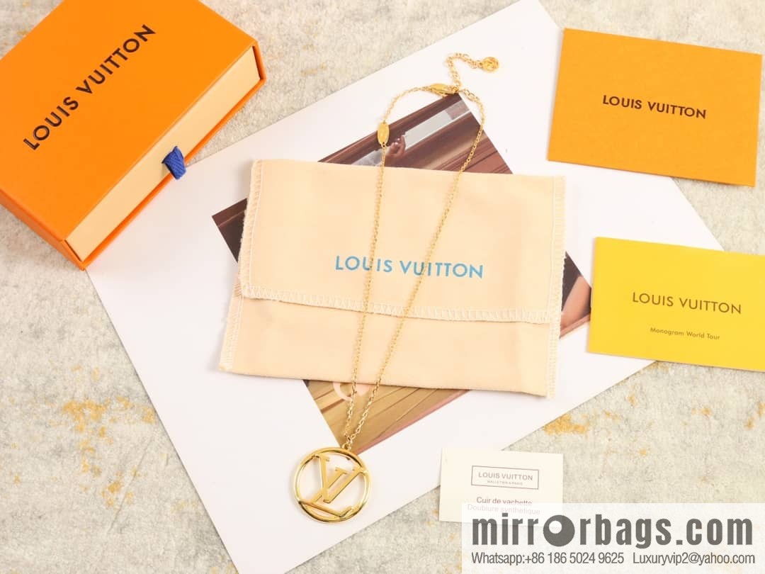 Louis Vuitton Louis Vuitton LV letter round necklace