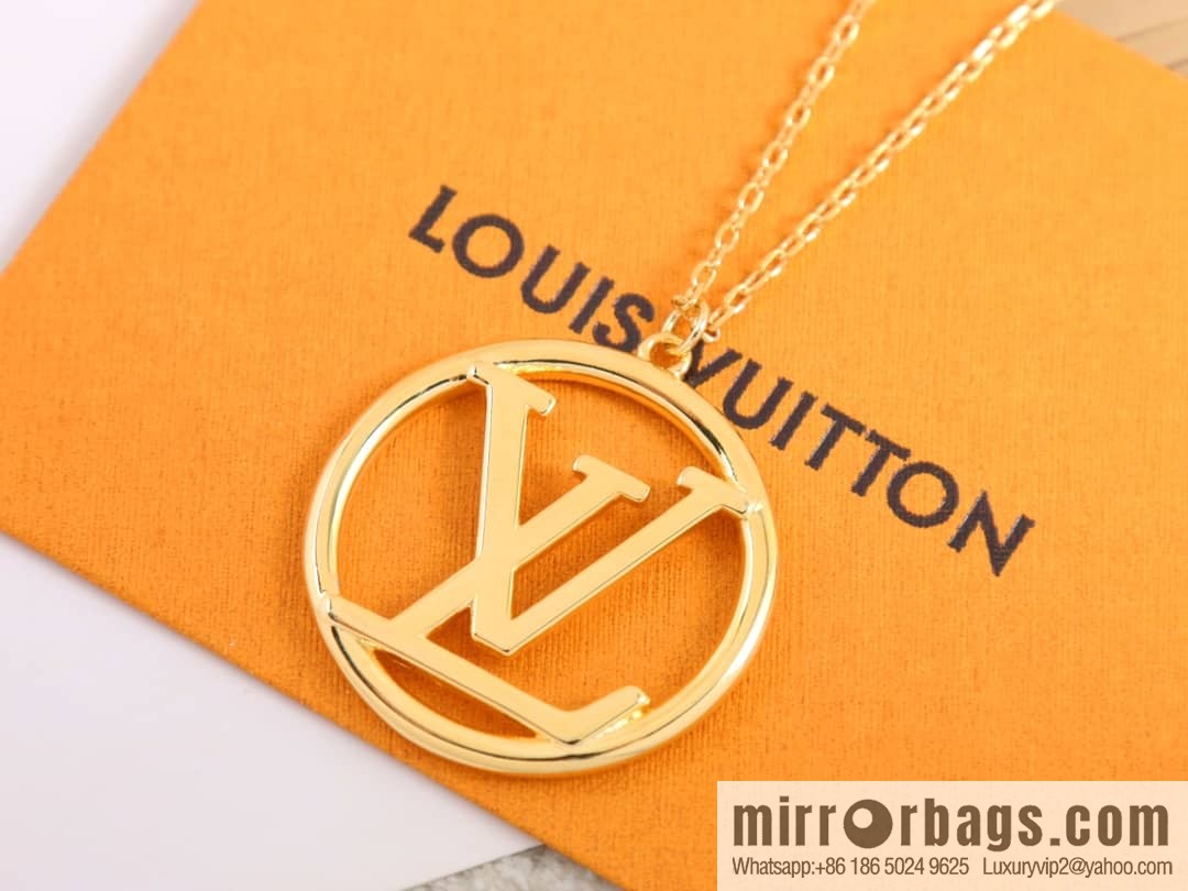 Louis Vuitton Louis Vuitton LV letter round necklace