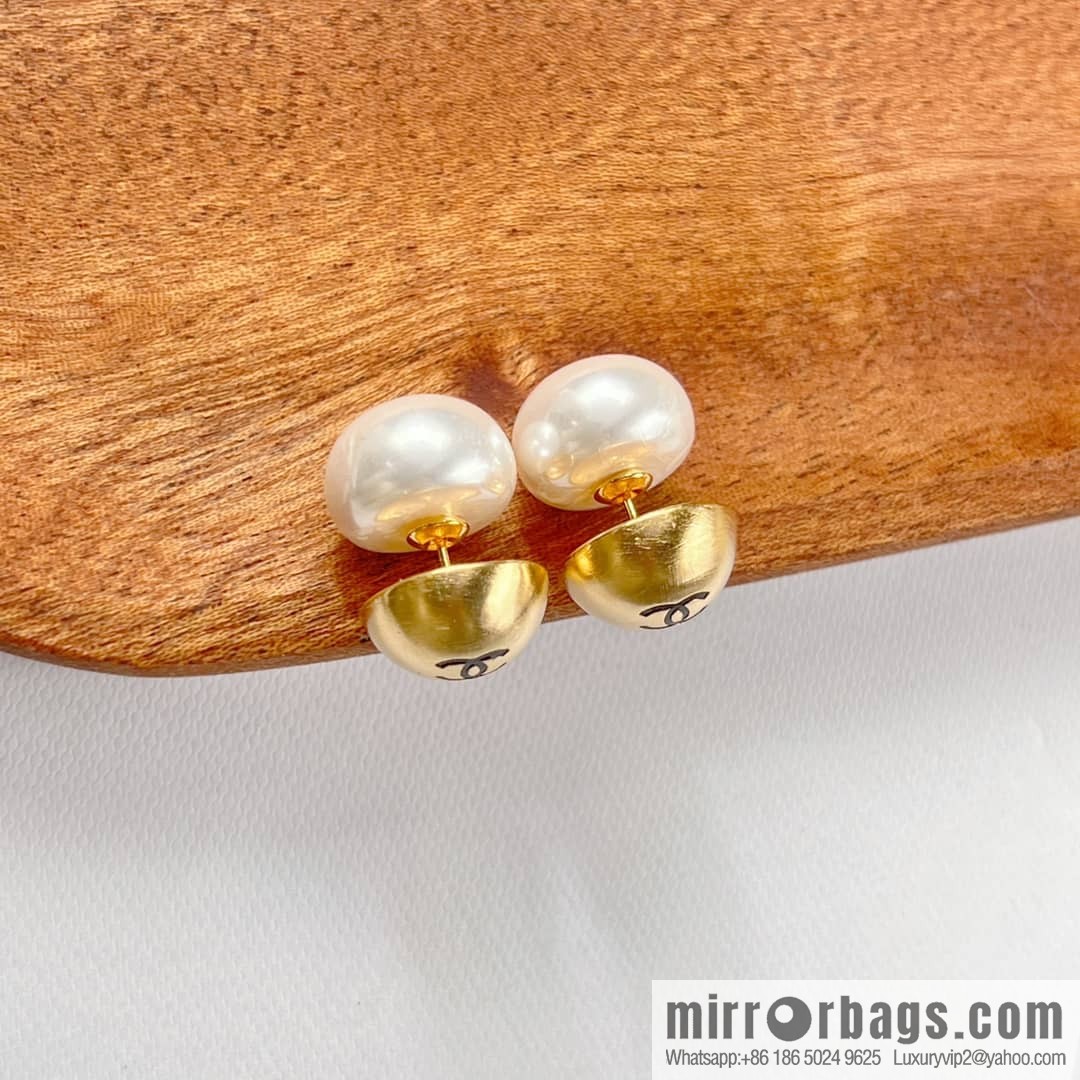 New ☑️ CHANEL Chanel gold pearl stud earrings