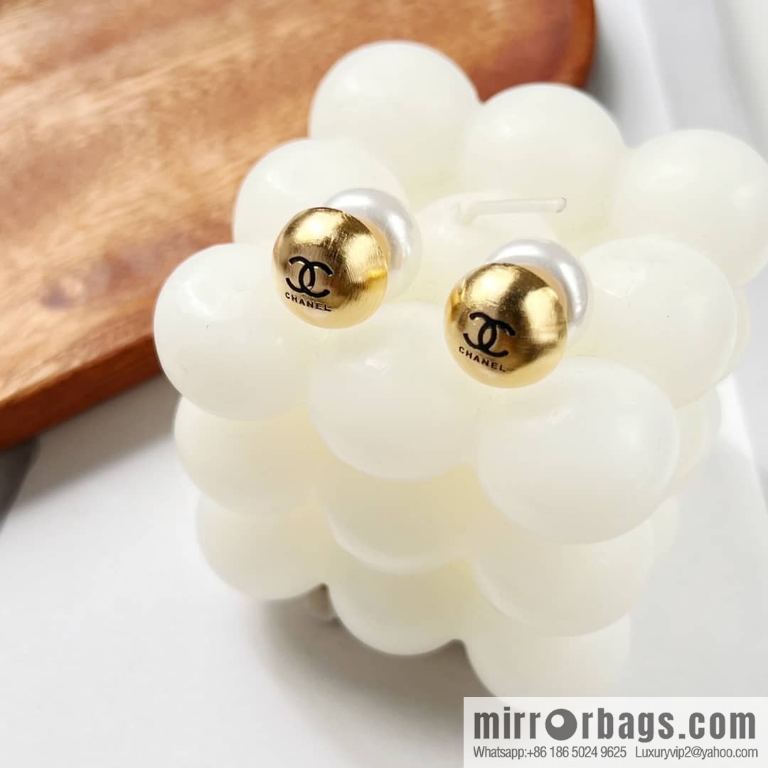 New ☑️ CHANEL Chanel gold pearl stud earrings