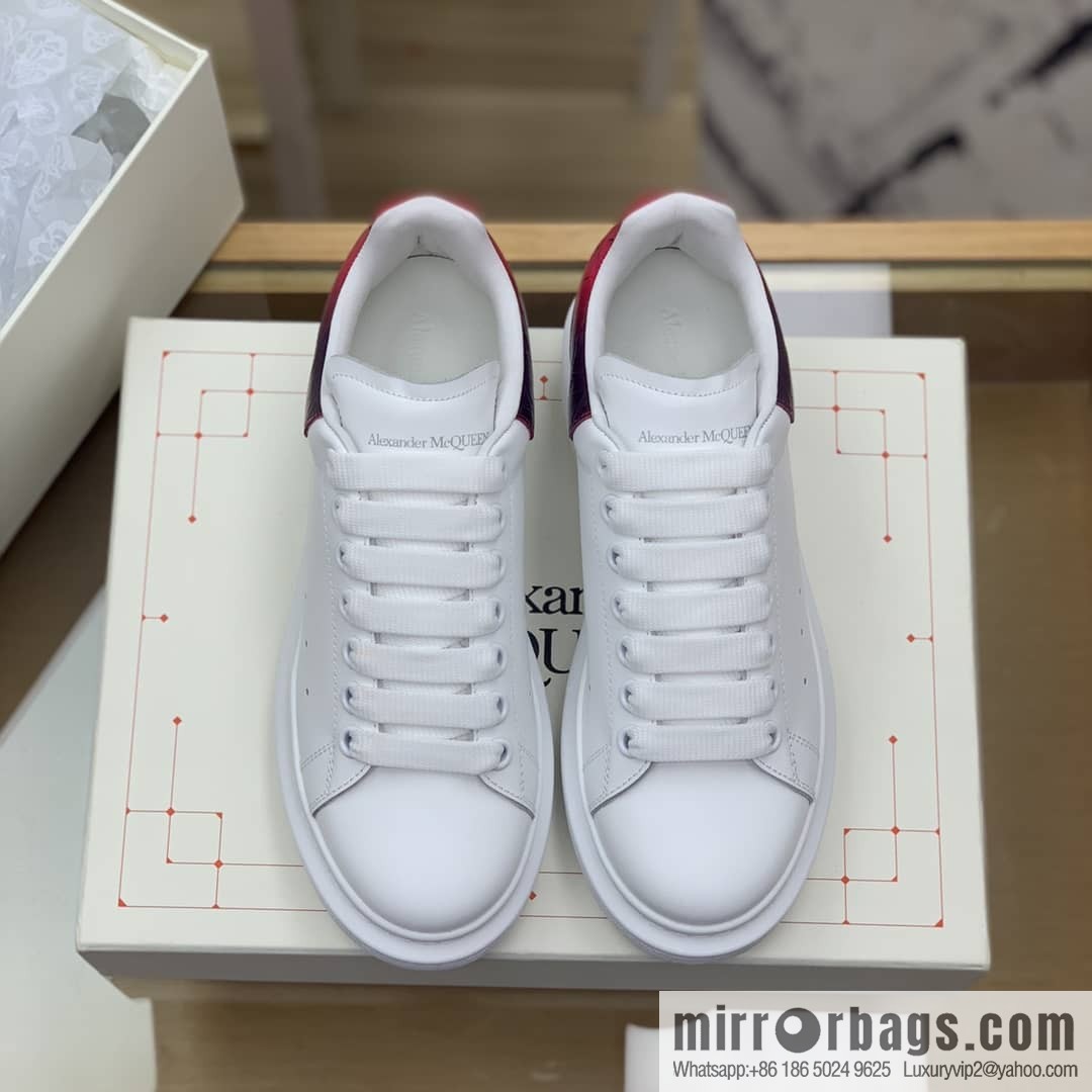 McQueen [MQ gradual change red crocodile pattern tail] upgraded version MQ~ Unisex sneakers of the same style