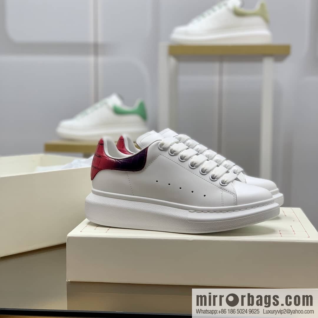 McQueen [MQ gradual change red crocodile pattern tail] upgraded version MQ~ Unisex sneakers of the same style