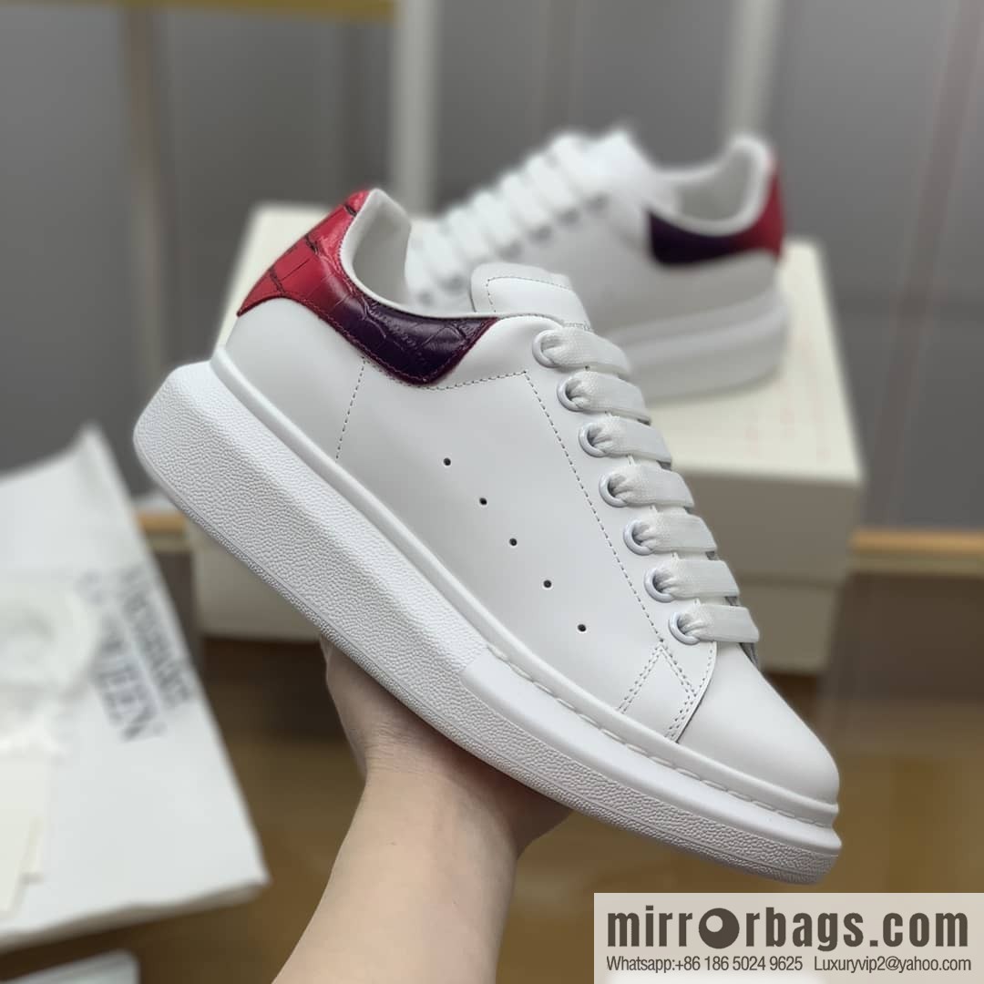 McQueen [MQ gradual change red crocodile pattern tail] upgraded version MQ~ Unisex sneakers of the same style