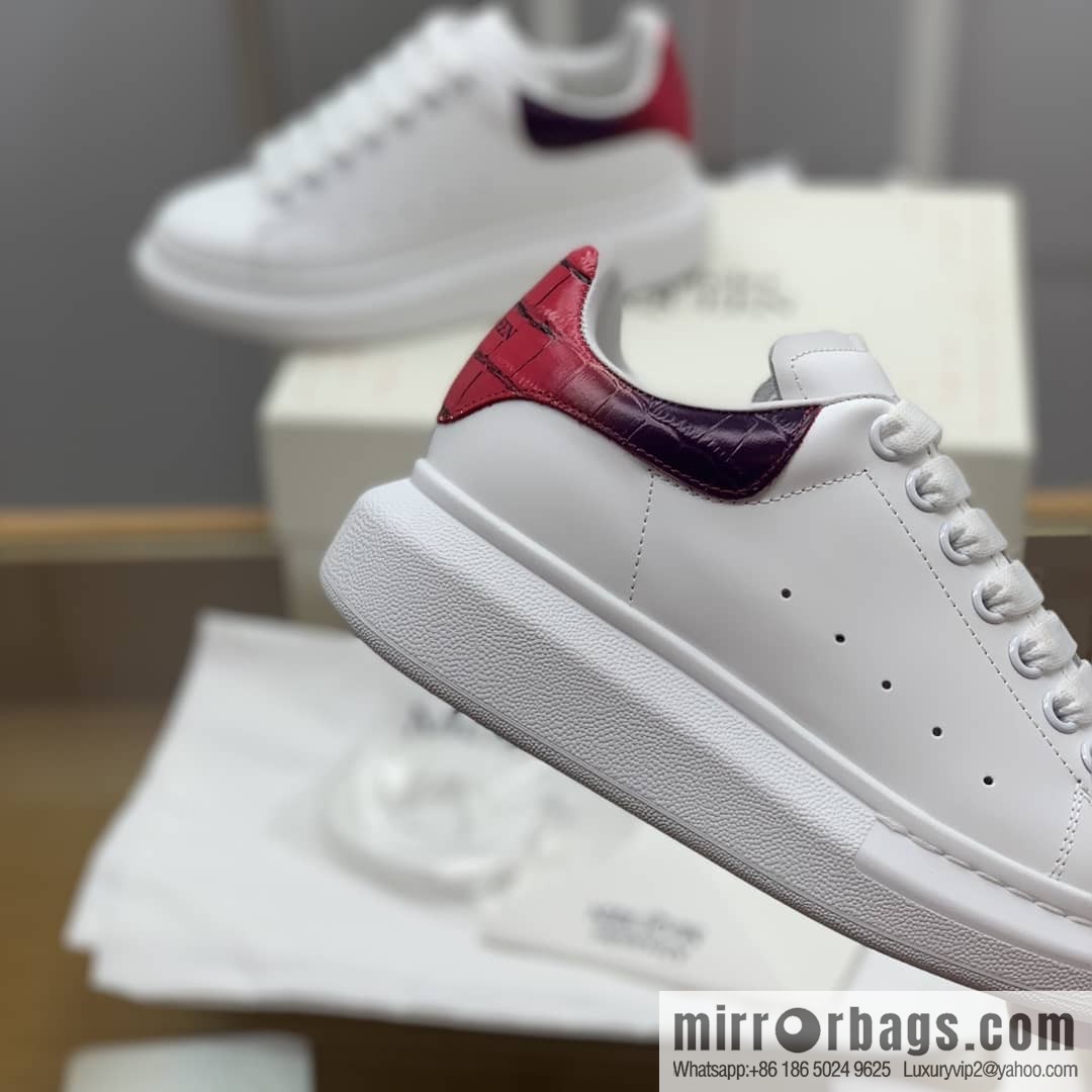 McQueen [MQ gradual change red crocodile pattern tail] upgraded version MQ~ Unisex sneakers of the same style