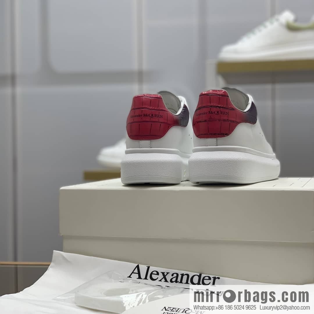 McQueen [MQ gradual change red crocodile pattern tail] upgraded version MQ~ Unisex sneakers of the same style