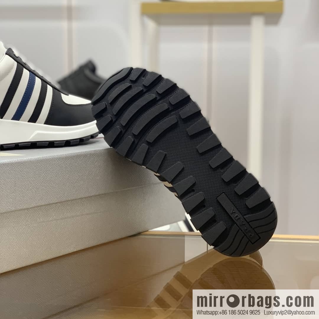 PRADA Prada uses soft leather (fabric), tongue embossed logo letters men's sneakers