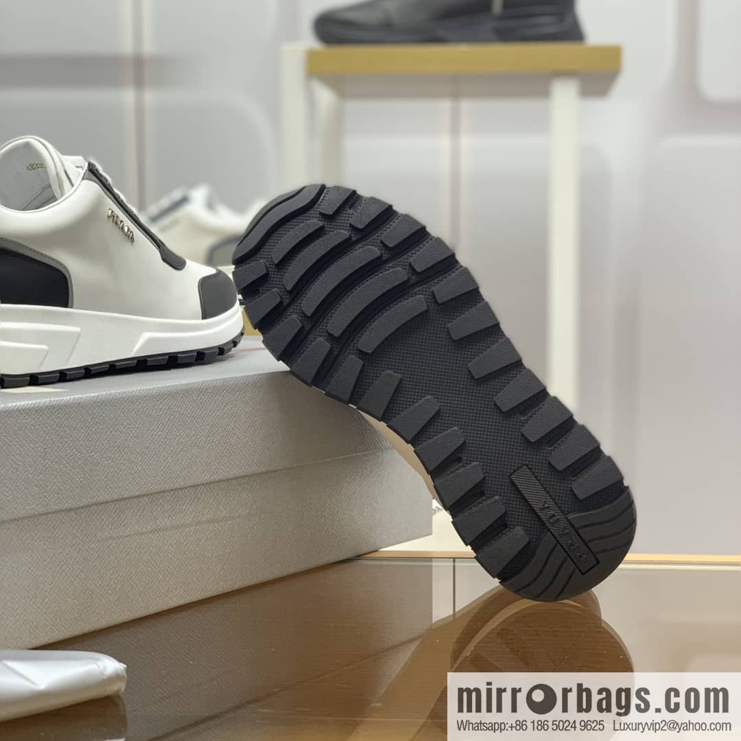 PRADA Prada uses soft leather (fabric), tongue embossed logo letters men's sneakers