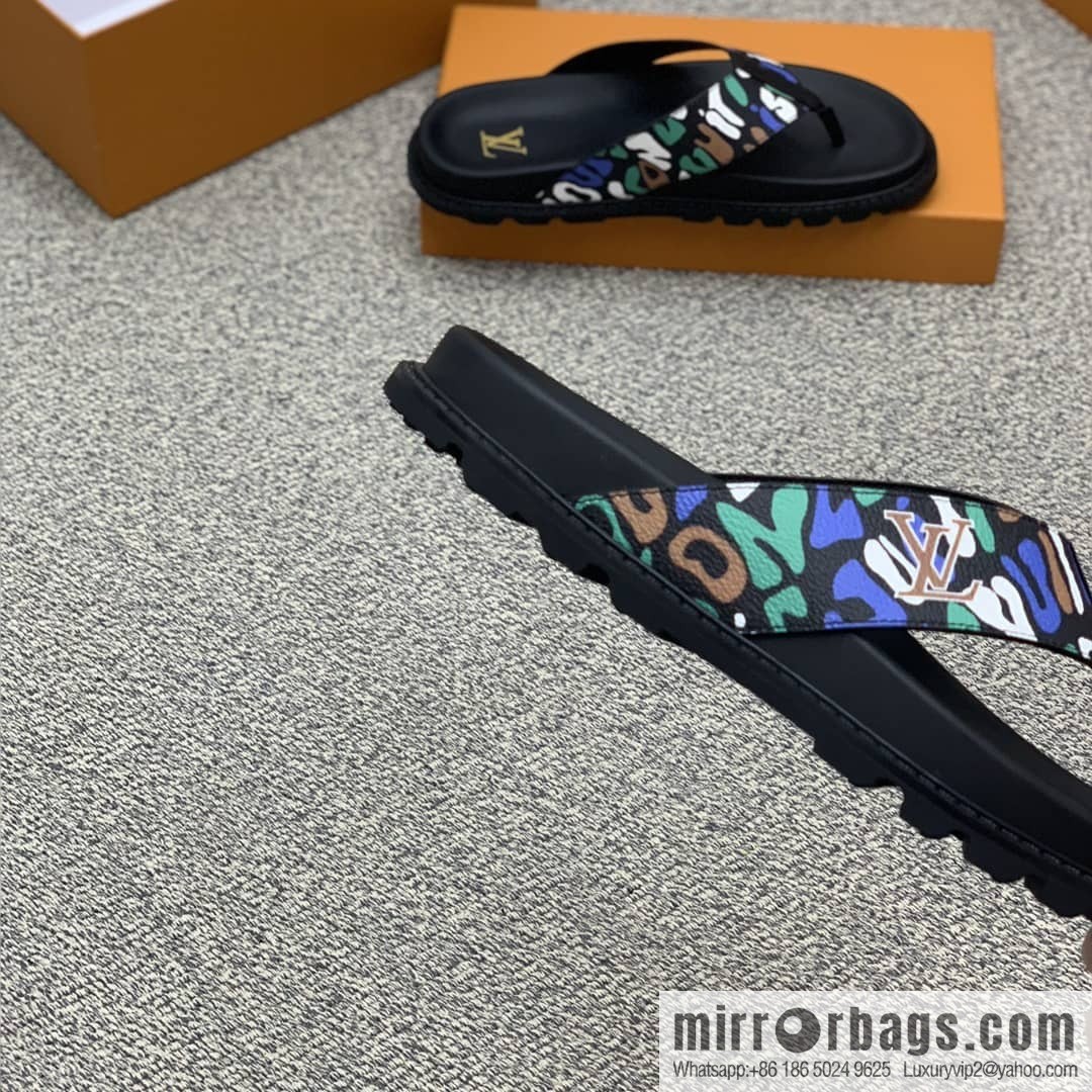 LV/Louis Vuitton features classic PVC men's sandals with black outsoles