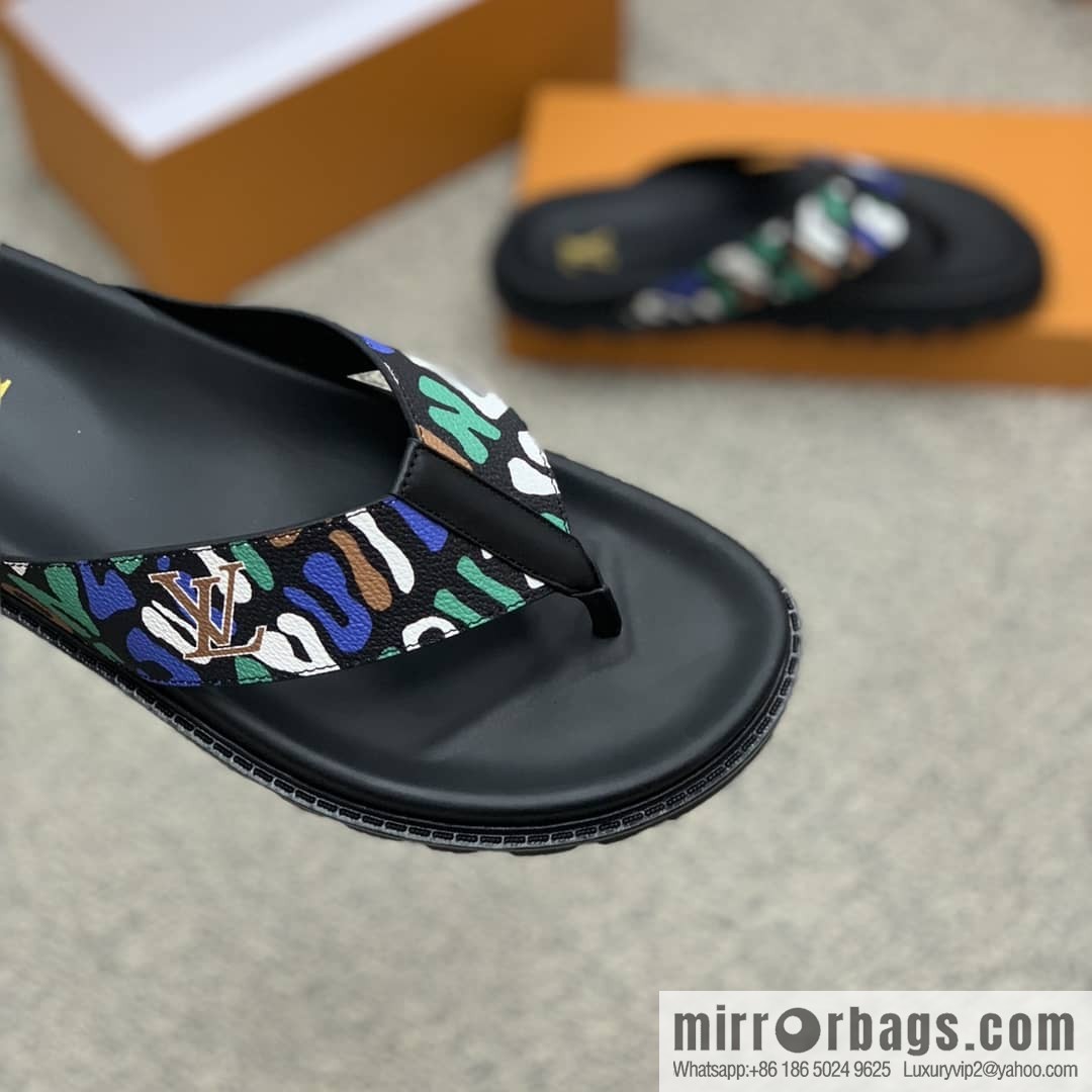 LV/Louis Vuitton features classic PVC men's sandals with black outsoles