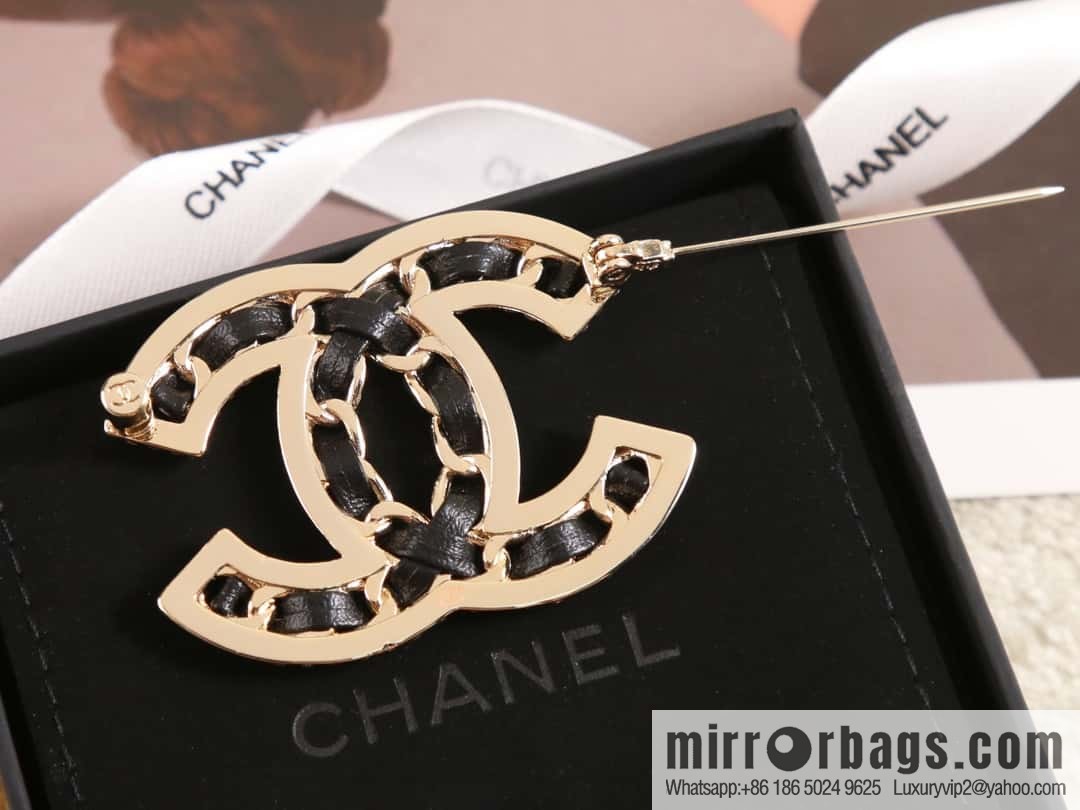 New ☑️ CHANEL Chanel double c black leather rope with drill brooch