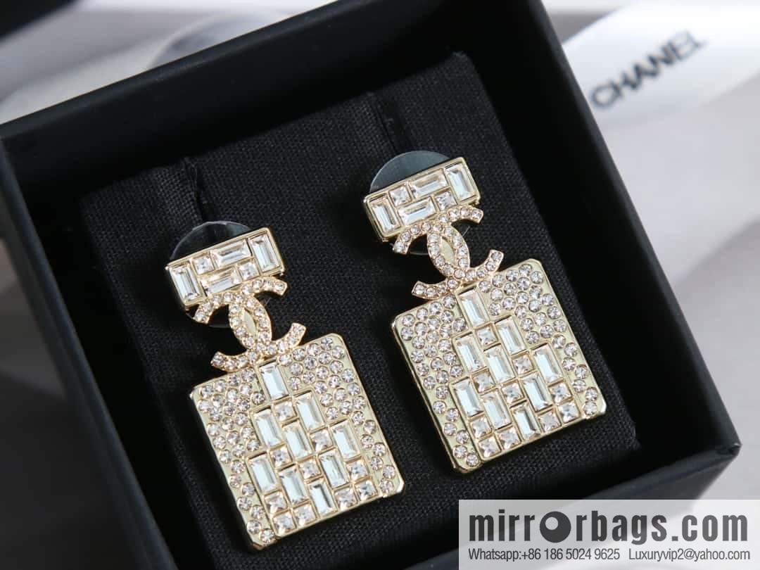 New ☑️ CHANEL Chanel double c full diamond perfume bottle necklace