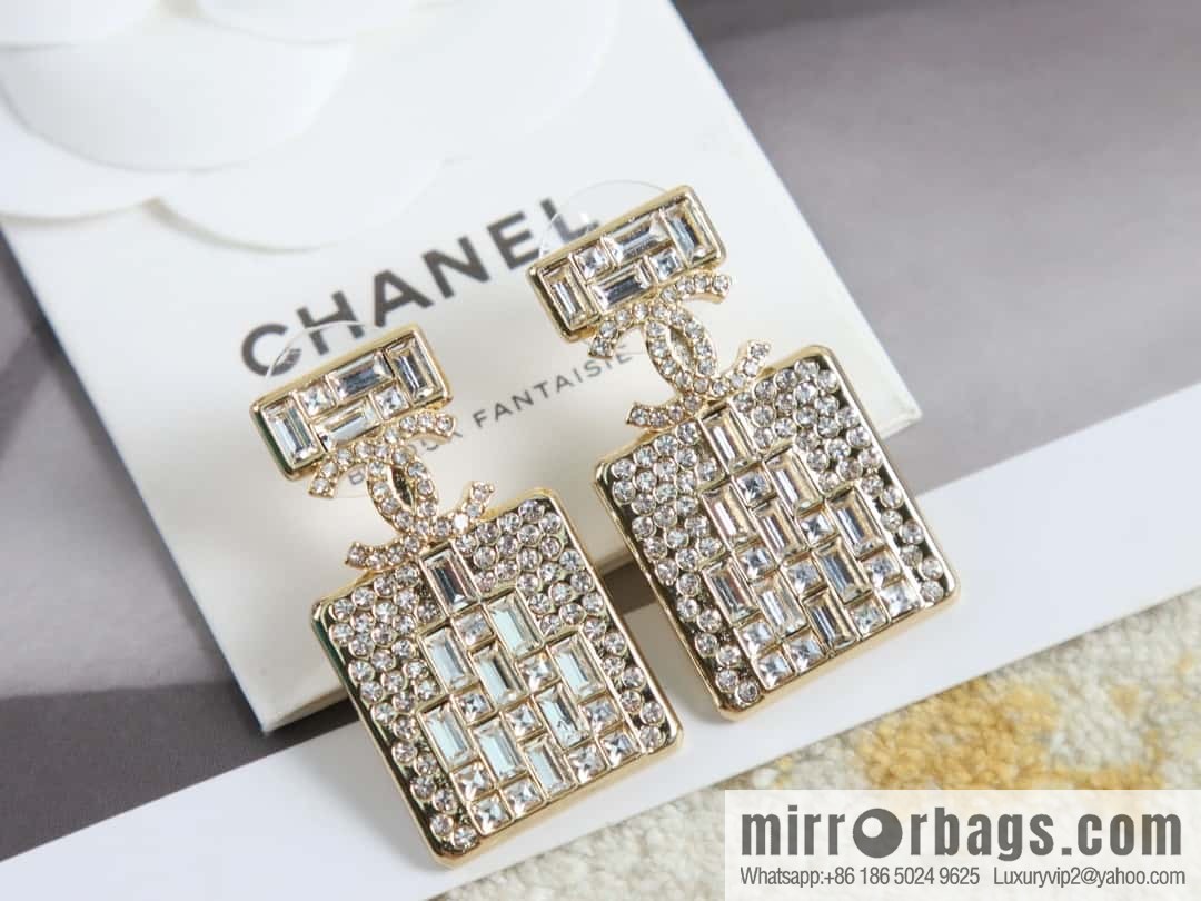 New ☑️ CHANEL Chanel double c full diamond perfume bottle necklace