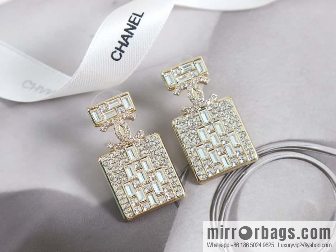 New ☑️ CHANEL Chanel double c full diamond perfume bottle necklace