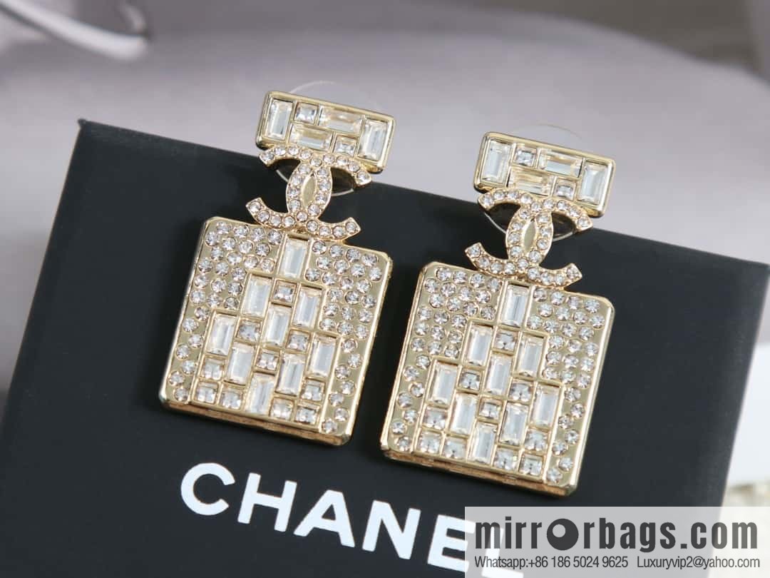New ☑️ CHANEL Chanel double c full diamond perfume bottle necklace