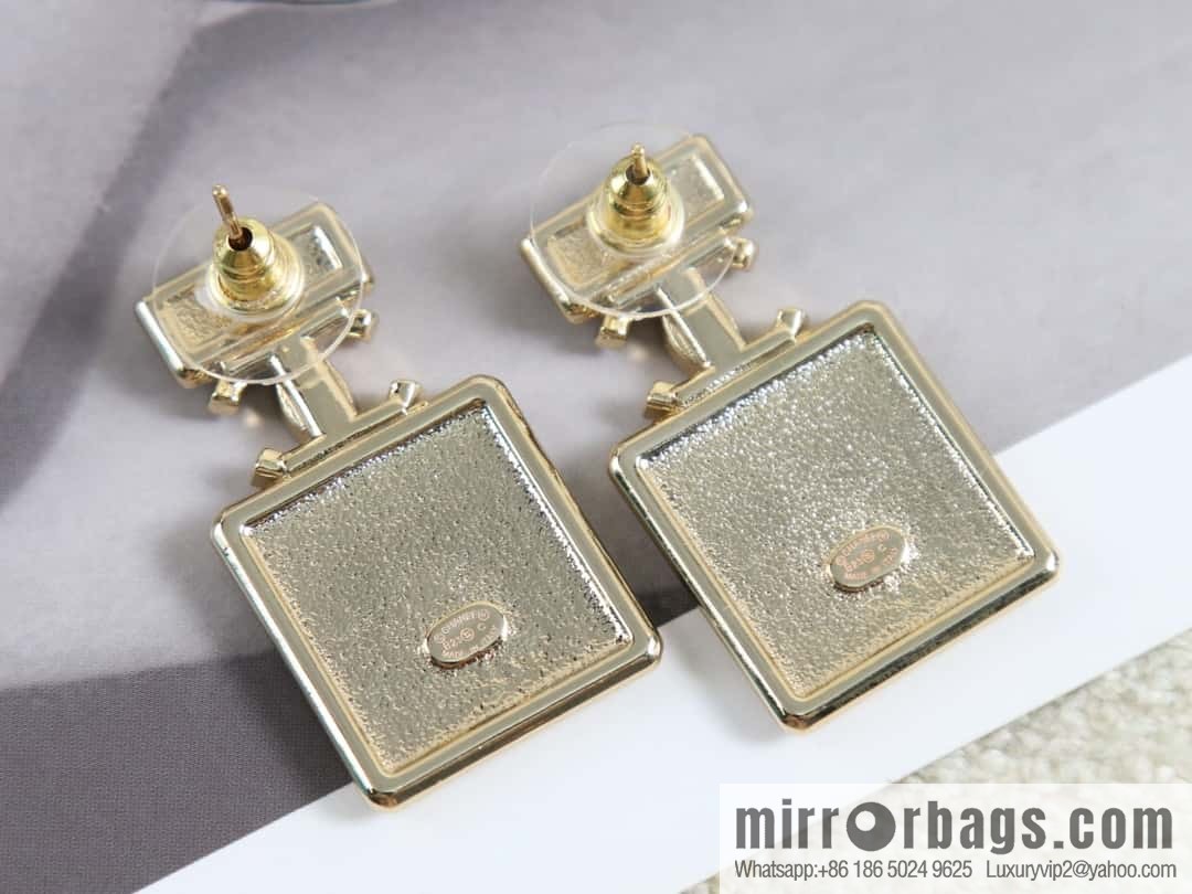 New ☑️ CHANEL Chanel double c full diamond perfume bottle necklace