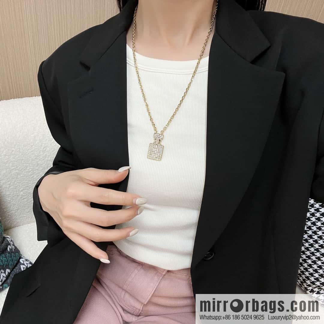 New ☑️ CHANEL Chanel double c full diamond perfume bottle necklace