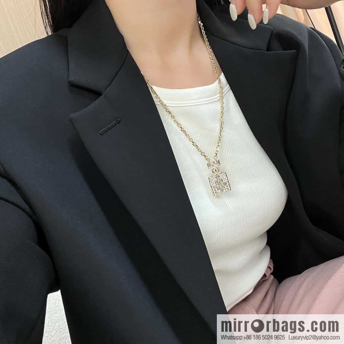 New ☑️ CHANEL Chanel double c full diamond perfume bottle necklace
