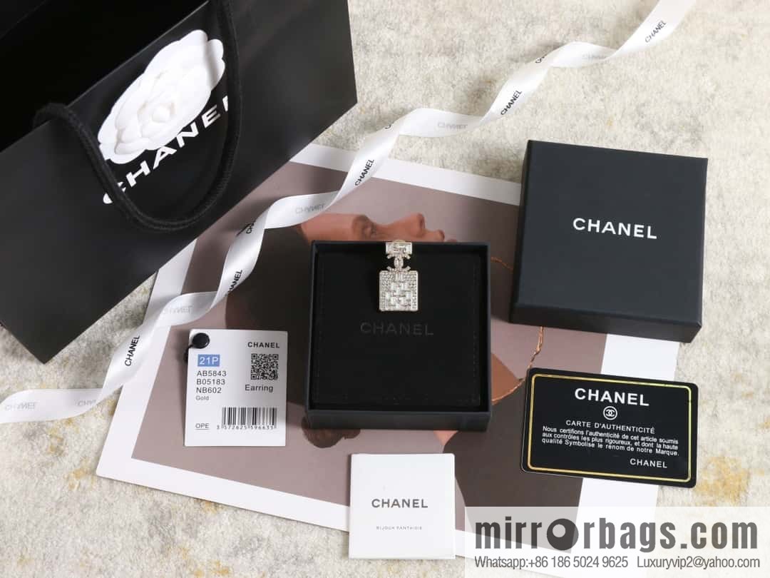 New ☑️ CHANEL Chanel double c full diamond perfume bottle brooch