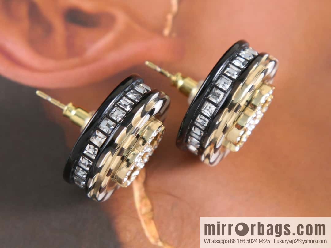 New ☑️ CHANEL Chanel c1 double c acrylic round stud earrings
