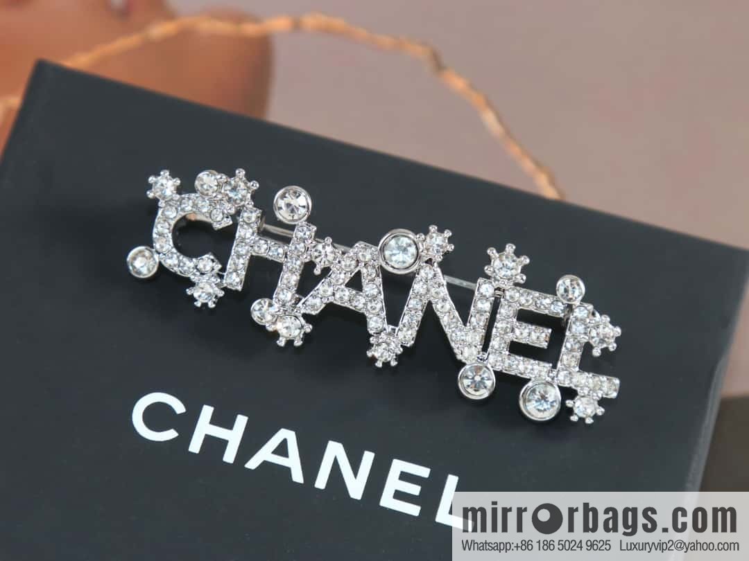 New ☑️ CHANEL Chanel full diamond CHANEL alphabet snowflake brooch