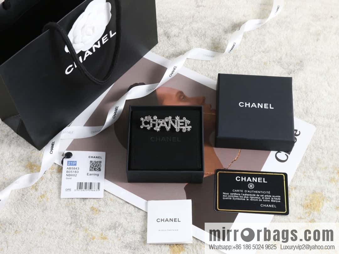 New ☑️ CHANEL Chanel full diamond CHANEL alphabet snowflake brooch