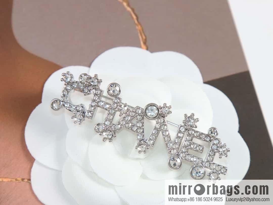 New ☑️ CHANEL Chanel full diamond CHANEL alphabet snowflake brooch