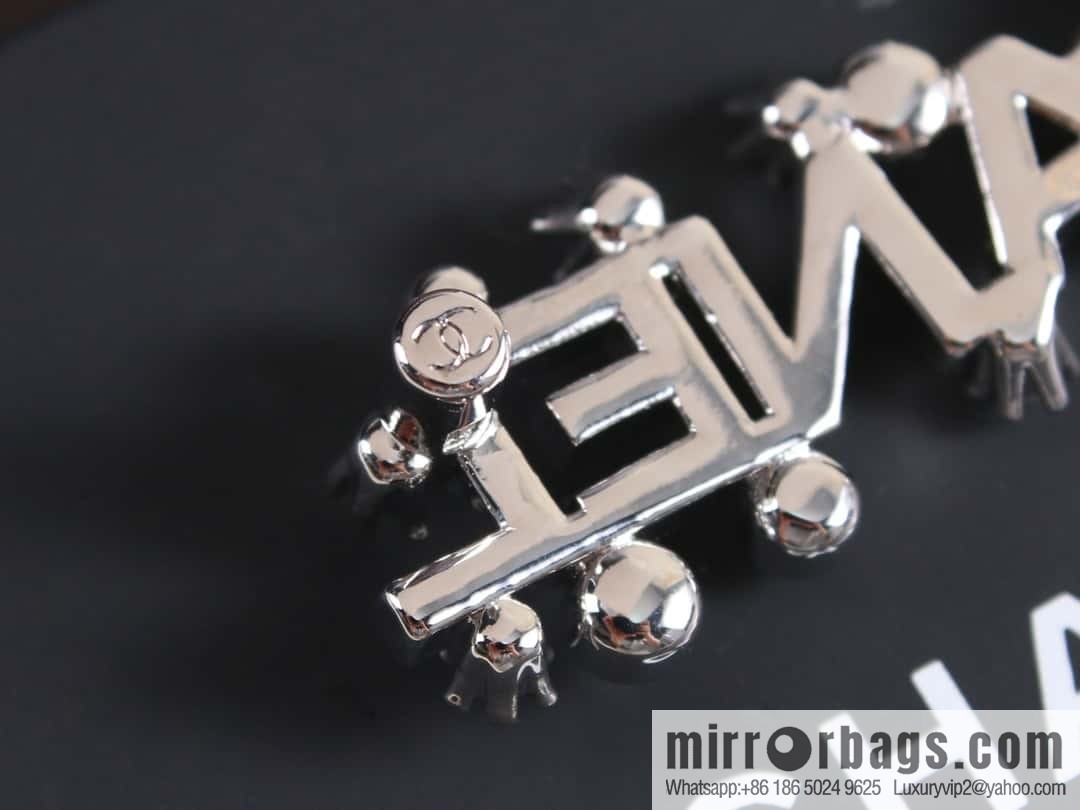 New ☑️ CHANEL Chanel full diamond CHANEL alphabet snowflake brooch