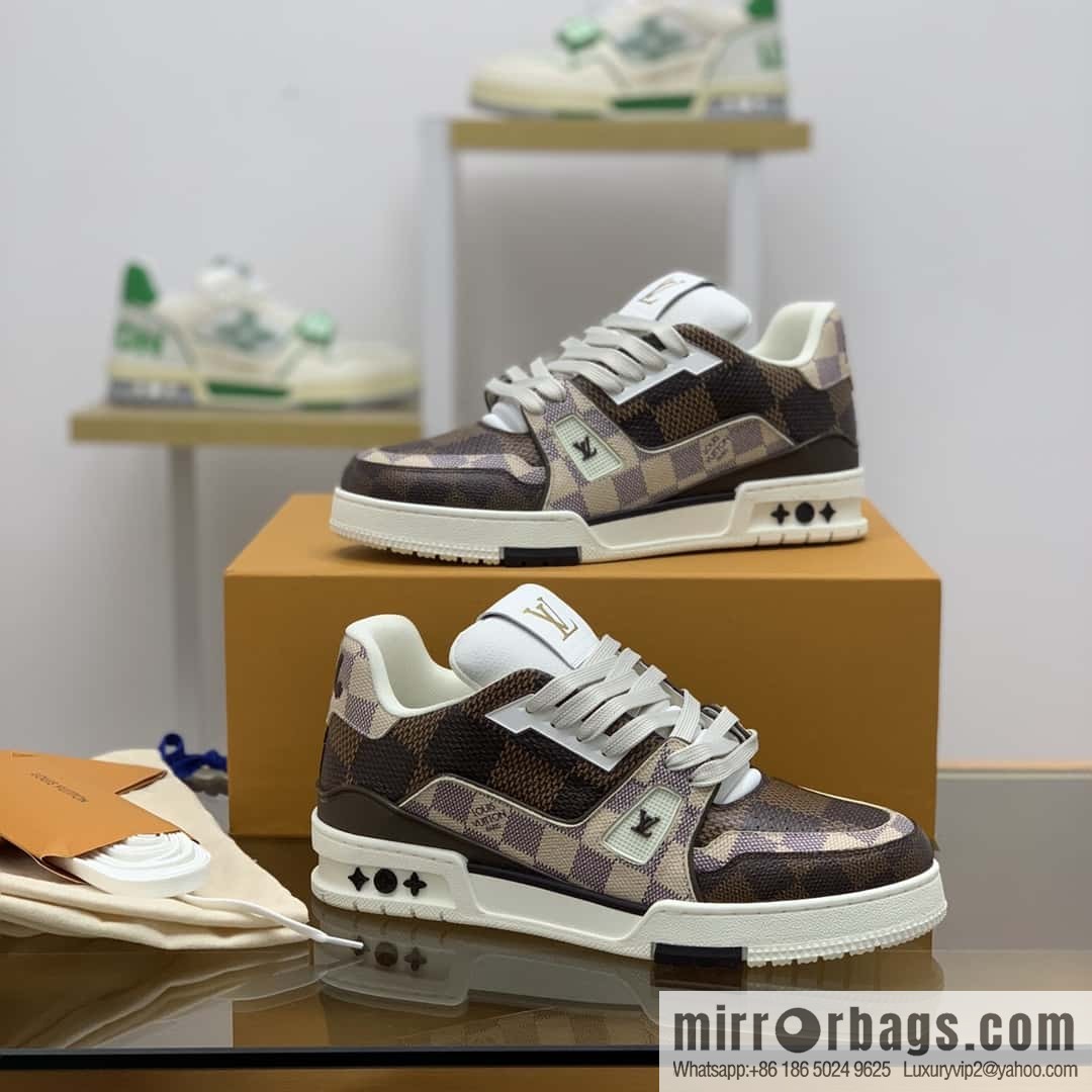 LV/Louis Vuitton uses color-matching calfskin to make high-end men's sports running shoes