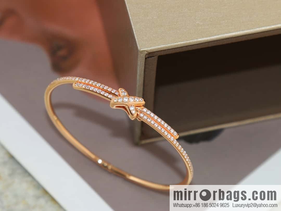 CHAUMET Jeux de Liens Edge Collection • Lifetime Collection • Edge, Full Diamond Cross Bracelet, Bracelet