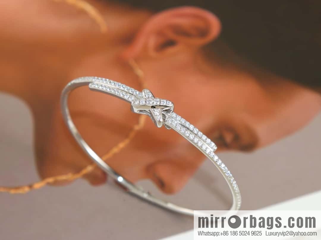 CHAUMET Jeux de Liens Edge Collection • Lifetime Collection • Edge, Full Diamond Cross Bracelet, Bracelet