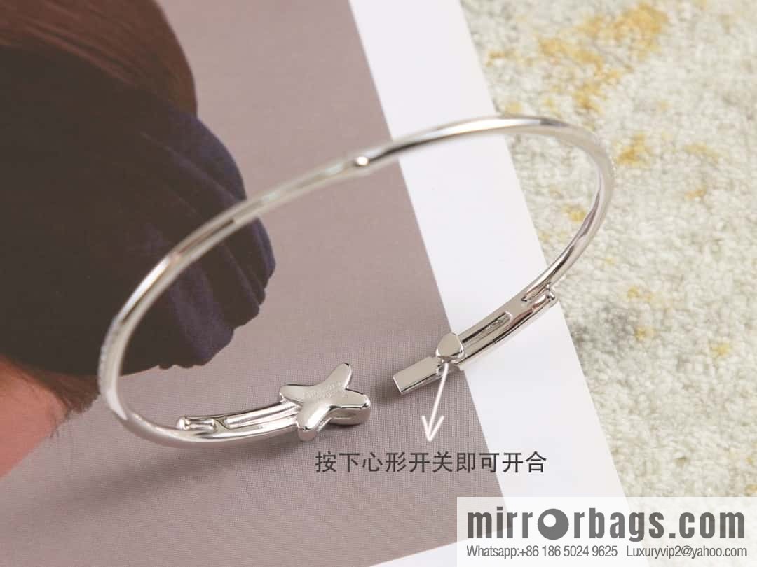 CHAUMET Jeux de Liens Edge Collection • Lifetime Collection • Edge, Full Diamond Cross Bracelet, Bracelet