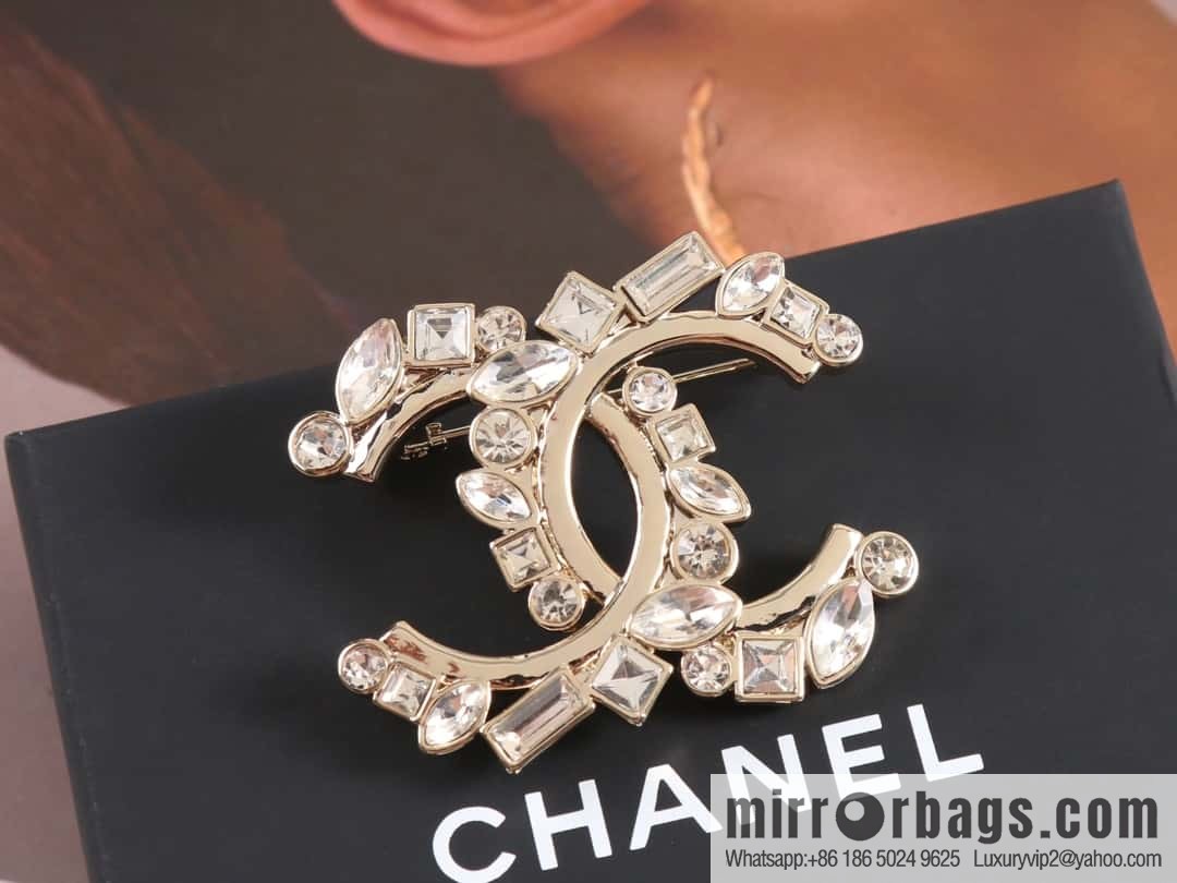 New ☑️ Chanel Double C Horse Eye Diamond Brooch