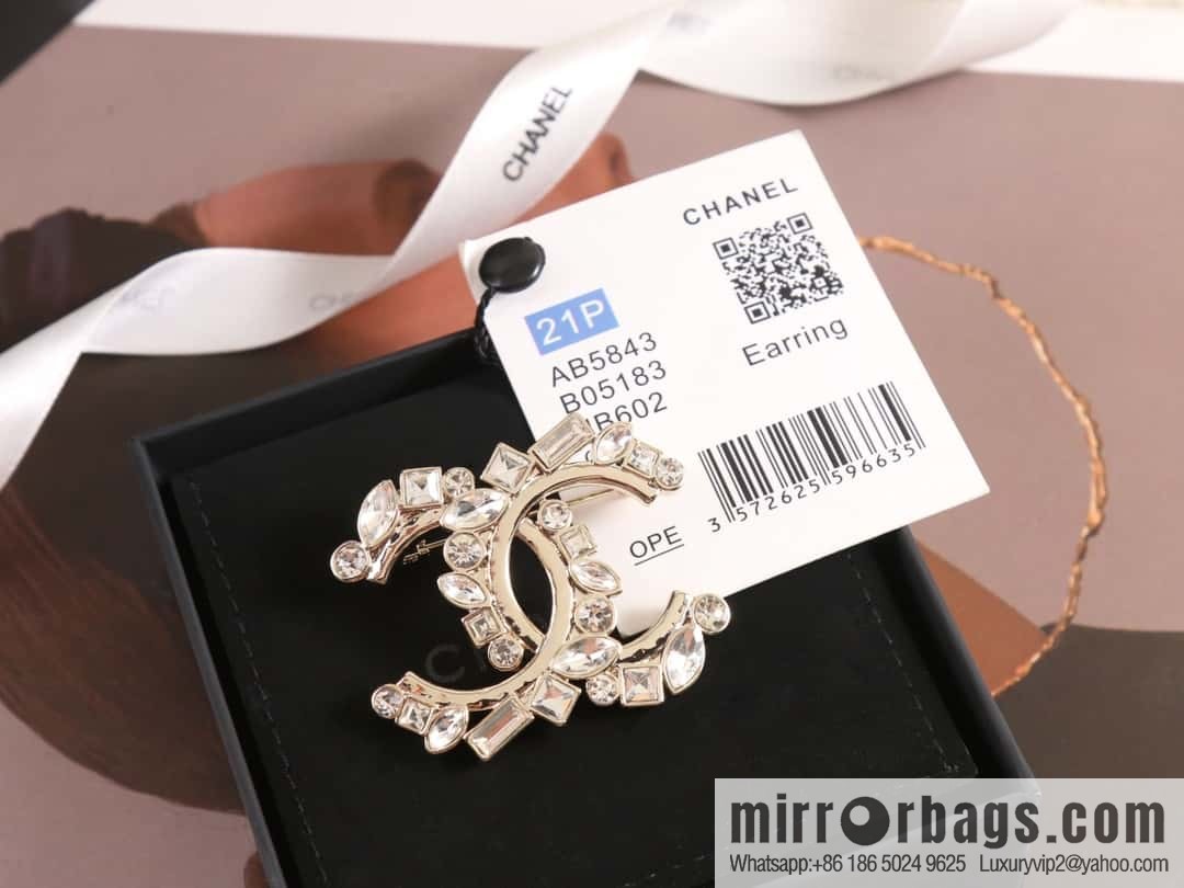 New ☑️ Chanel Double C Horse Eye Diamond Brooch