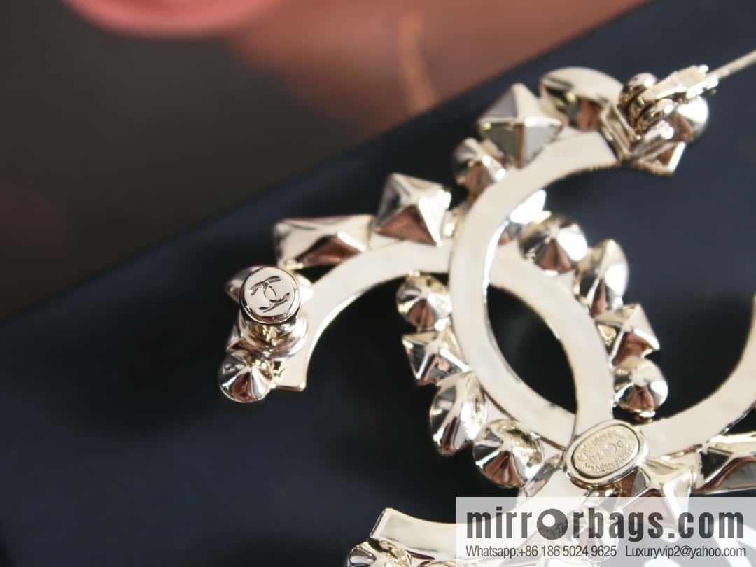 New ☑️ Chanel Double C Horse Eye Diamond Brooch