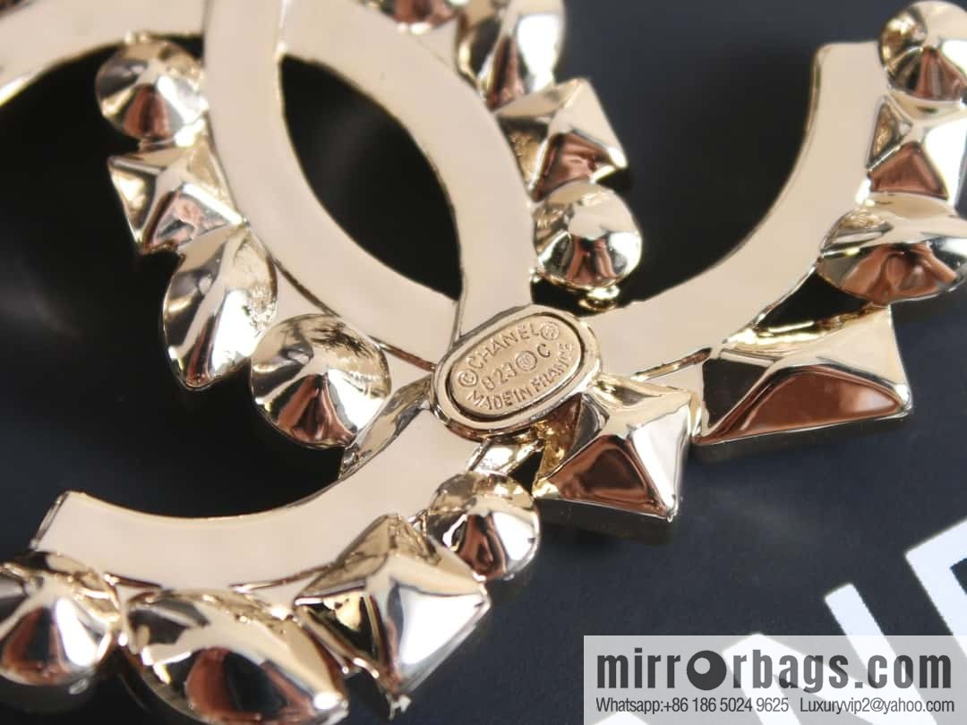 New ☑️ Chanel Double C Horse Eye Diamond Brooch
