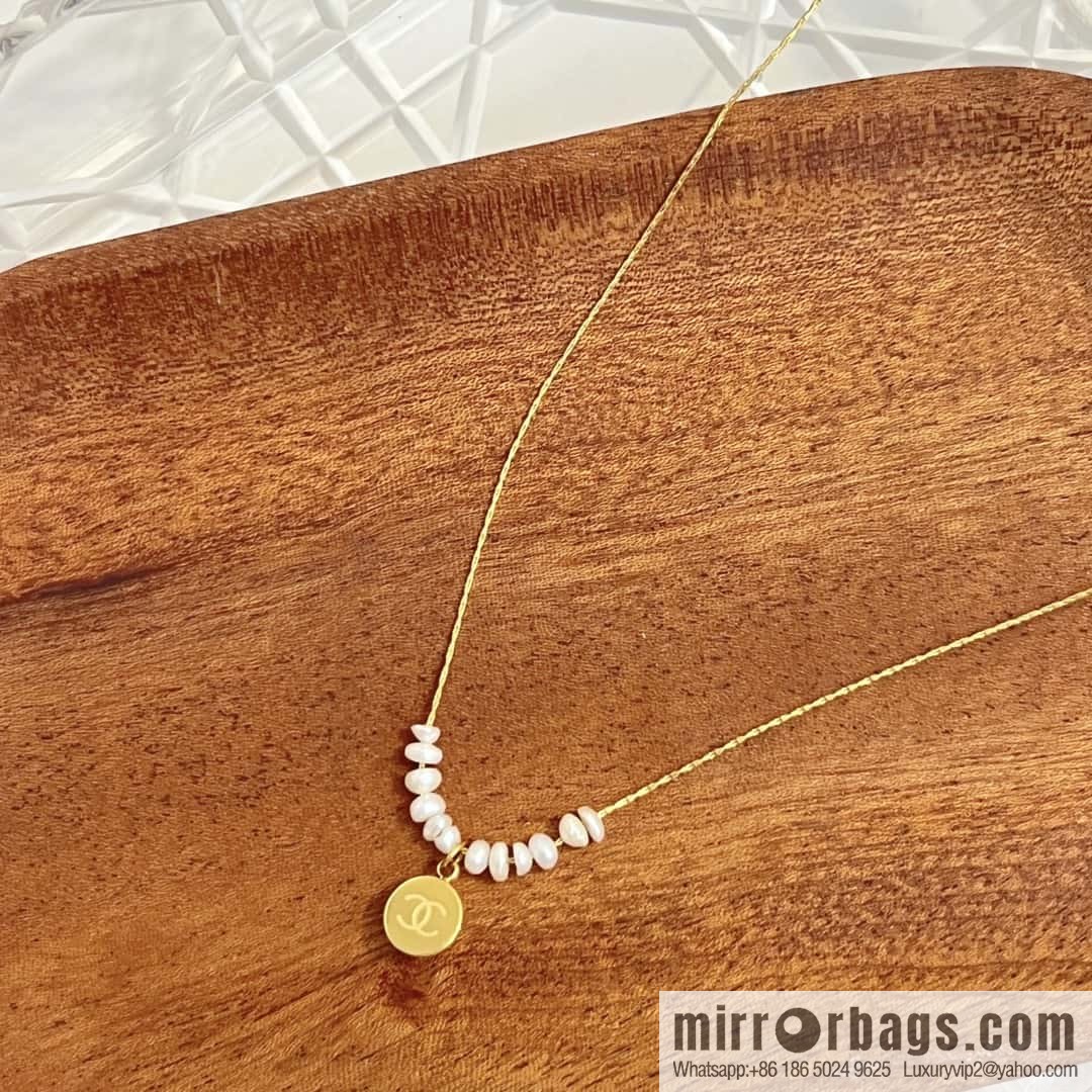 New ☑️ Chanel gold round double c irregular pearl necklace