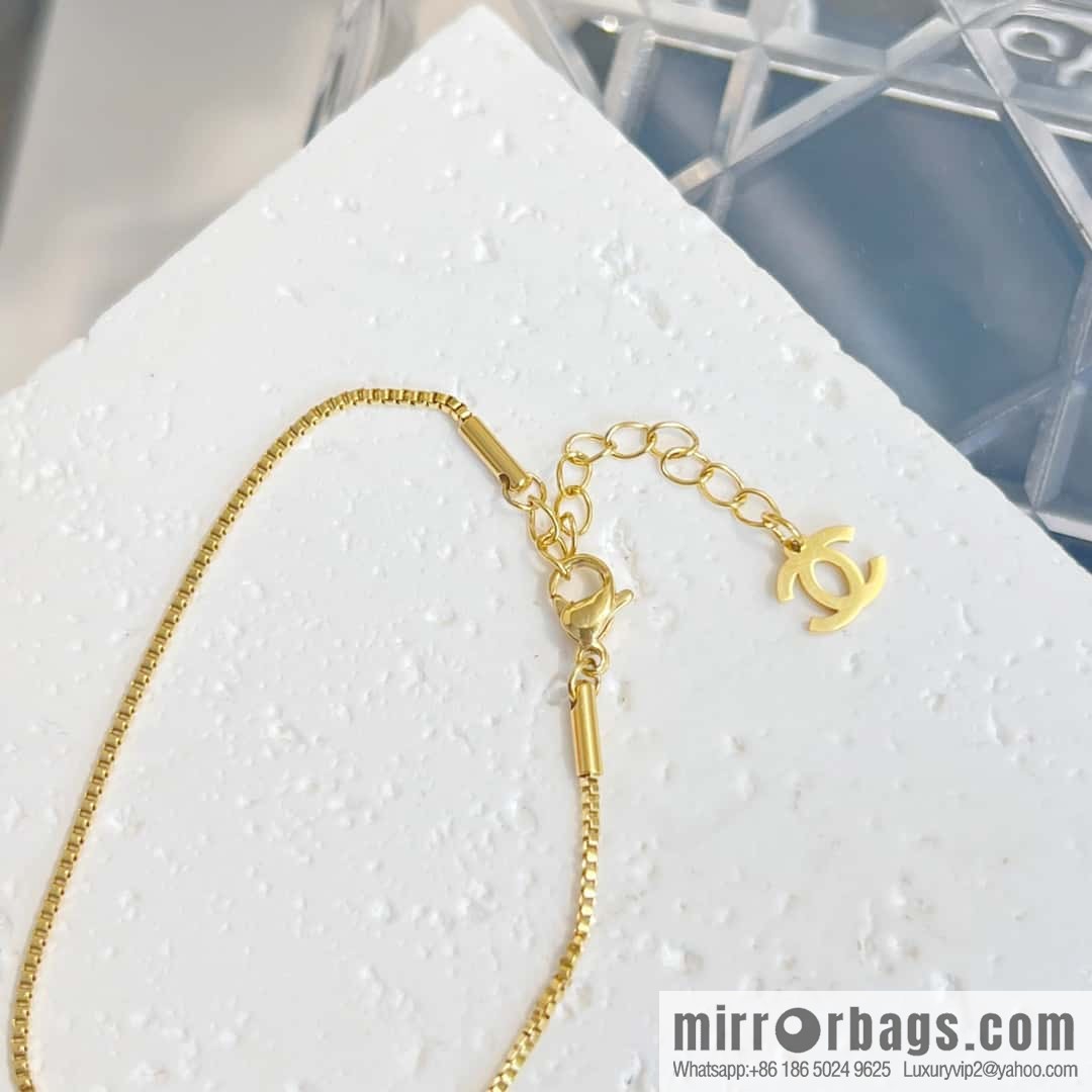 New ☑️ Chanel gold round double c irregular pearl necklace
