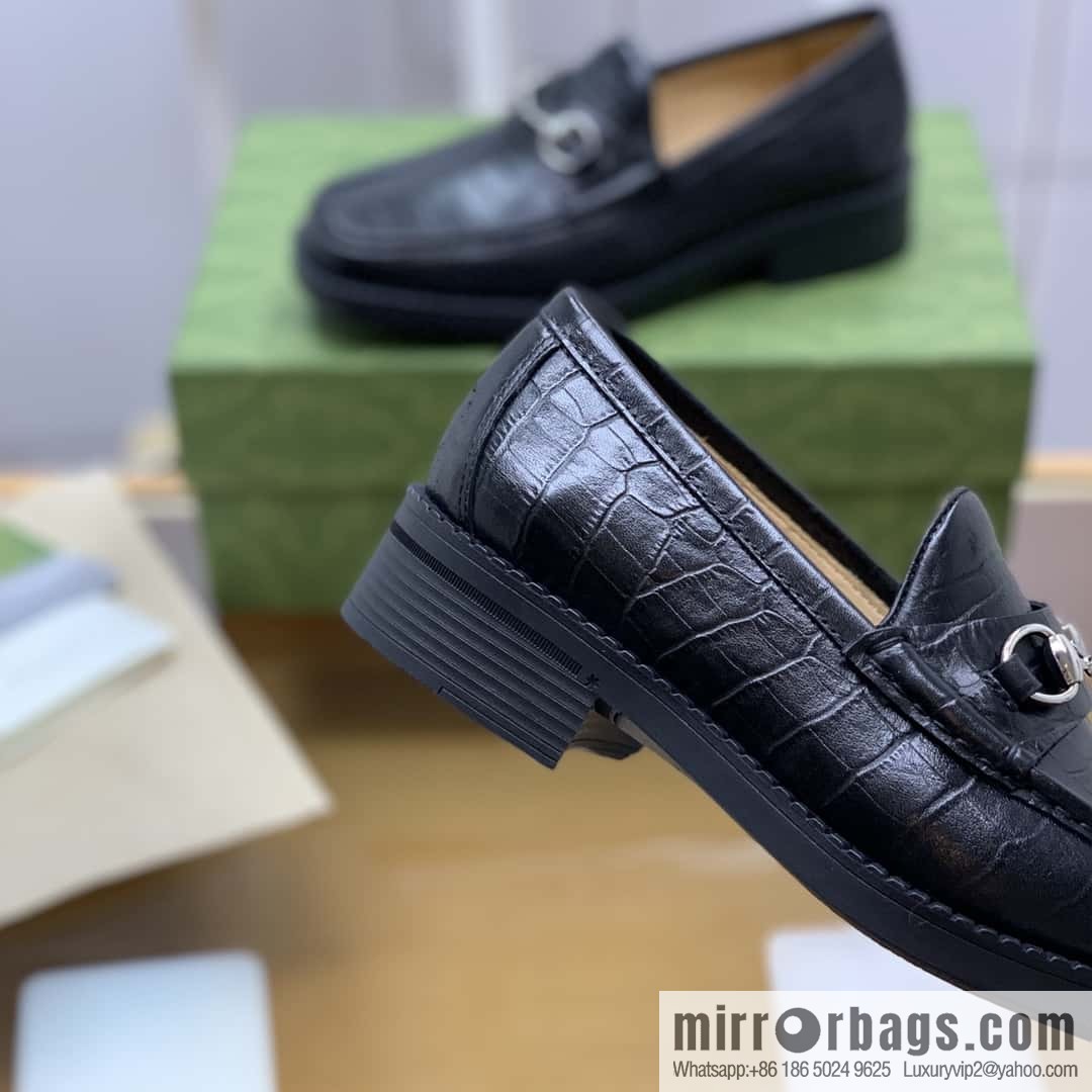 Gucci Gucci uses black smooth cow leather (fabric) carefully made men's loafers